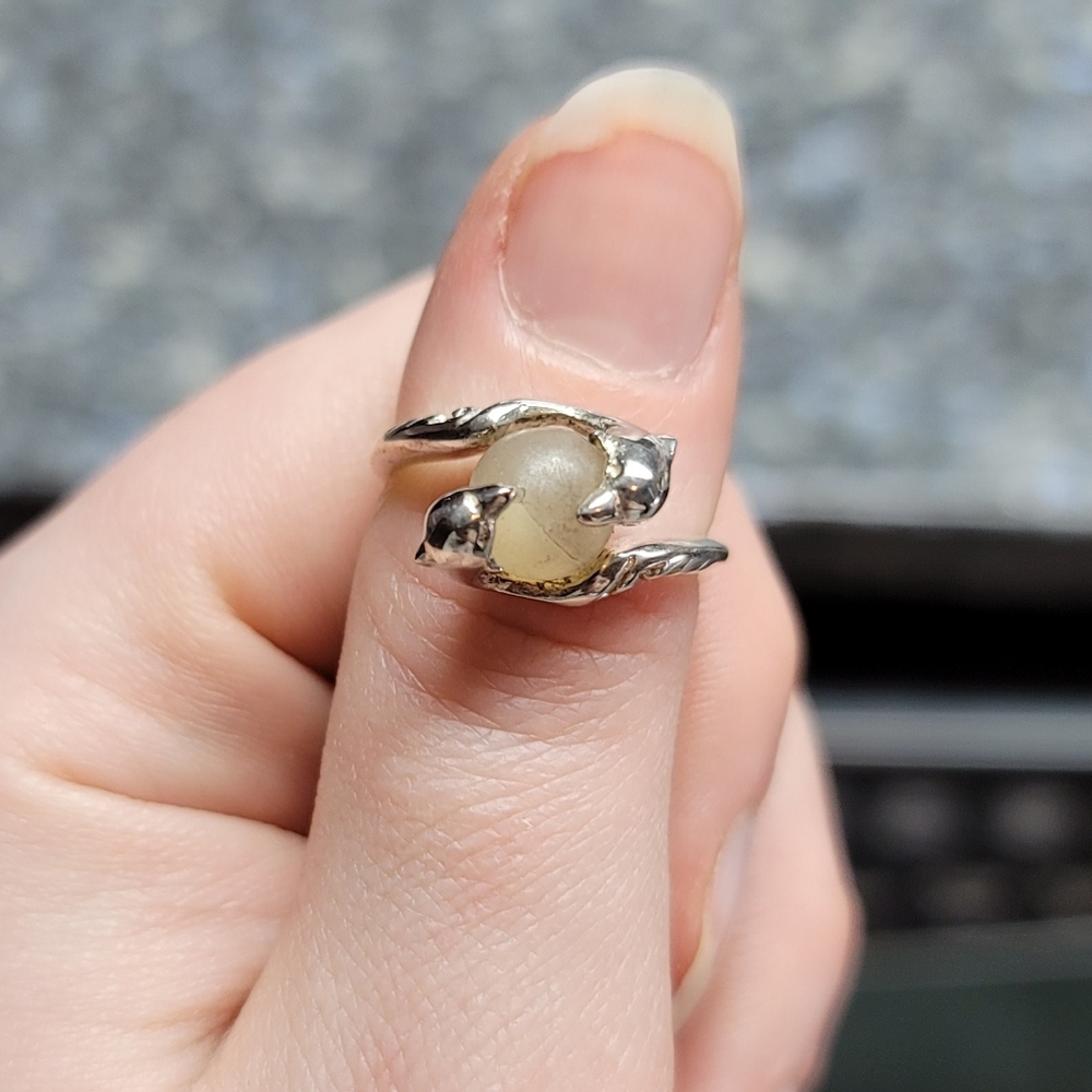 ⚡SOLD⚡Vintage Sterling Silver Dolphin ring